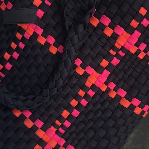 New Harper &Hyde hand bag good condition .Navy blue and neon pink/orange - Picture 5 of 5